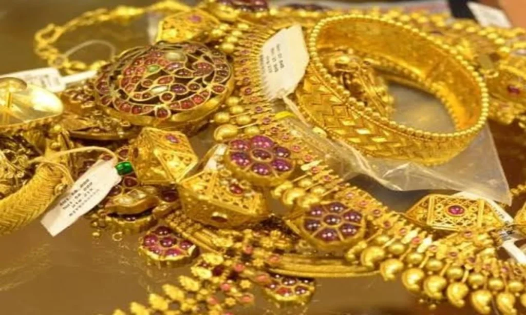 سونا مزید مہنگا،فی تولہ قیمت میں 3500 روپے اضافہ